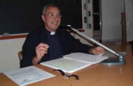Monseñor Angelo De Donatis es el predicadror de los Ejercicios Espirituales que está haciendo el Papa.