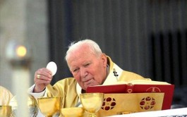 25/04/2014 - El Papa envió un saludo a los fieles de la diócesis italiana de Bérgamo por la canonización del…