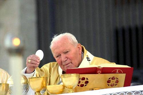 25/04/2014 - El Papa envió un saludo a los fieles de la diócesis italiana de Bérgamo por la canonización del…