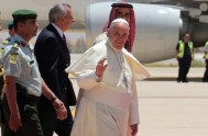 24/05/2014 - Así lo afirmó el Santo Padre en su homilía en el Estado de la capital jordana. Habló también de las tres…