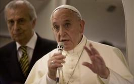 27/05/2014 - El Papa Francisco concedió una extensa conferencia de prensa en el avión que lo condujo de Jerusalén a&hellip;