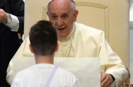 03/06/2014 - Francisco recibió 500 cartas de jóvenes presos y condenados a cadena perpetua en Estados Unidos. Por ello, el Pontífice envió una…