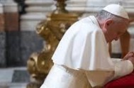 30/06/2014 - El Papa Francisco presidió la misa en Santa Marta en la que celebró la memoria de los santos protomártires de la…