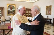 04/09/2014 – El Medio Oriente y la dramática situación fueron los temas principales de dos audiencias que Papa Francisco tuvo esta mañana. El…