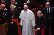 28/09/2015 – El Papa Francisco se encontró con los Obispos huéspedes del Encuentro mundial de las familias en el Seminario San Carlos Borromeo de Filadelfia.…