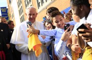 25/04/2016 – Durante el fin de semana se llevó adelante la primera Jornada Mundial para adolescentes en Roma. El encuentro que contó con…