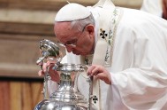 13/04/2017 – Papa Francisco en su homilía en la celebración de la Santa Misa del Crisma al inicio del Triduo pascual, en la…