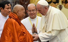29/11/2017 – En medio de su viaje apostólico a Birmania y Bangladés, el papa Francisco se reunió…