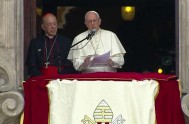 22/01/2018 – En la Plaza de Armas en Lima – Perú, el Papa Francisco rezó junto a miles de jóvenes la oración del…