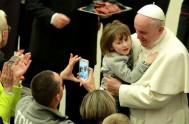 18/04/2018 – En la audiencia general de hoy el Papa Francisco dijo que el bautismo es el comienzo de un proceso, despierta “una…