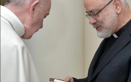   El jesuita mendocino, filósofo y actual redactor de la revista Civiltà Cattolica, conoce a quien hoy es el Papa…