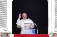 21/05/2018 –  El Papa Francisco, frente a los fieles reunidos en la Plaza San Pedro y antes de rezar la oración mariana del…