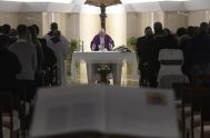 20/12/2018 - En su homilía de la Misa matutina celebrada en la capilla de la Casa de Santa Marta, el Papa Francisco se…