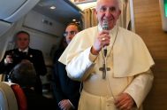08/05/2019 -  El Papa Francisco concedió una rueda de prensa en el vuelo que lo llevó a Roma, tras su visita apostólica a…