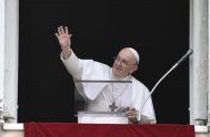 09/08/2021 – Al dirigir el rezo del Ángelus, el Papa Francisco explicó el significado de que Jesús se describa a sí mismo como el…