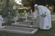 02/11/2021 –El Papa Francisco presidió este martes 2 de noviembre la Misa de la Conmemoración de Todos los Fieles Difuntos en el Cementerio…