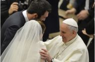 01/12/2021 – El Papa Francisco alentó a los novios cristianos a imitar a San José para “pasar del enamoramiento al amor maduro”. Así…