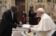 17/12/2021 – (FUENTE: Vatican News) El Papa Francisco recibió las cartas credenciales de los embajadores de Moldavia, Kirguistán, Namibia, Lesoto, Luxemburgo, Chad y…