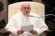 29/12/2021 – (FUENTE: Vatican News) En la audiencia General del último miércoles del año, el Papa Francisco habló de José como un migrante “perseguido…