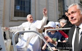 15/06/2022 – Durante la Audiencia General de este miércoles 15 de junio, el Papa Francisco continuó con su catequesis sobre la…