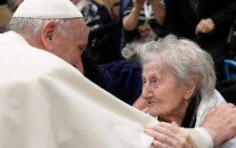 04/07/2022 – El Vídeo del Papa para este mes de julio está dedicado a los mayores que, como dice Francisco, tienen…