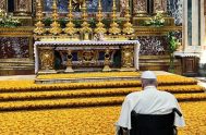 22/07/2022 – El Papa Francisco fue a la Basílica de Santa María la Mayor este viernes 22 de julio en donde rezó ante el…