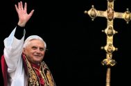 02/01/2023 – El cuerpo del Papa Emérito Benedicto XVI fue colocado   en la Basílica de San Pedro del Vaticano para que los fieles puedan…