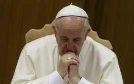 03/05/2023 – En “El Video del Papa” de mayo, Francisco invita a rezar por los movimientos y grupos eclesiales, a…