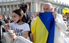 02/06/2023 – El Papa Francisco agradeció a un grupo de jóvenes de Ucrania y Rusia por trabajar como “hermanos” por…