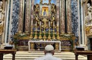 07/08/2023 – Francisco acudió por 110ª vez a la basílica liberiana para rezar a la Salus Populi Romani, símbolo con la Cruz peregrina…