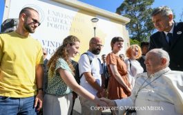 03/08/2023 – (Fuente: Vatican News) El Santo Padre se reunió con los jóvenes universitarios en la Universidad Católica Portuguesa de…