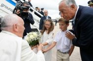 02/08/2023 – El papa aterrizó en Lisboa puntual. A los pies de las escalerillas le esperaba el presidente portugués, Marcelo Rebelo de Sousa.…