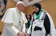 23/11/2023 – El Papa Francisco recibió, en dos encuentros separados, a una delegación de familiares israelíes de los rehenes del grupo islamista Hamas…