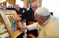10/11/2023 – (Fuente: Vatican News) Francisco recibe a los participantes en la Consulta de la Orden Ecuestre del Santo Sepulcro de Jerusalén y…