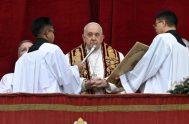 25/12/2023 – (Fuente: Vatican News) El Santo Padre pronunció su mensaje navideño desde la Logia Central de la Basílica de San Pedro e…