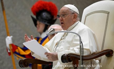 30/04/2024 – (Fuente: Vatican News) Francisco intervendrá en la sesión abierta a los Estados no miembros de la cumbre. “Agradezco al Santo Padre que haya aceptado la invitación de Italia”, dijo la…