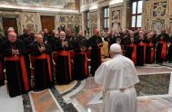 26/01/2024 – (Fuente: Vatican News) Francisco recibe a los participantes en la asamblea plenaria del Dicasterio para la Doctrina de la Fe, a…