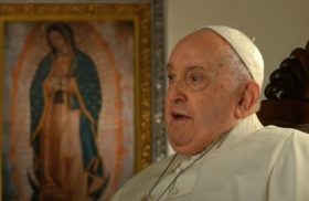 25/04/2024 – (Fuente: Vatican News) En una entrevista concedida a la CBS, Francisco pide que cesen las guerras en Ucrania, Gaza y en todo el mundo. Recuerda que en la Iglesia hay…