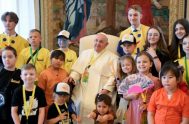 28/05/2024 - (Fuente: Vatican News) El padre Marcin Schmidt, secretario general de la «Fundación 5P Global», acompañó al Vaticano a un grupo de…