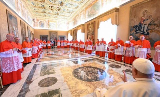 01/07/2024 – (Fuente: Vatican News) La mañana de este lunes, 1 de julio, el Santo Padre ha presidido la celebración&hellip;