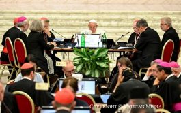 03/10/2024 – (Fuente: Vatican News) En su discurso de apertura de los trabajos de la primera Congregación General de la…