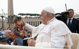 16/10/2024 – (Fuente: Vatican News) En la audiencia general, Francisco recorrió el camino que ha llevado a la Iglesia a…