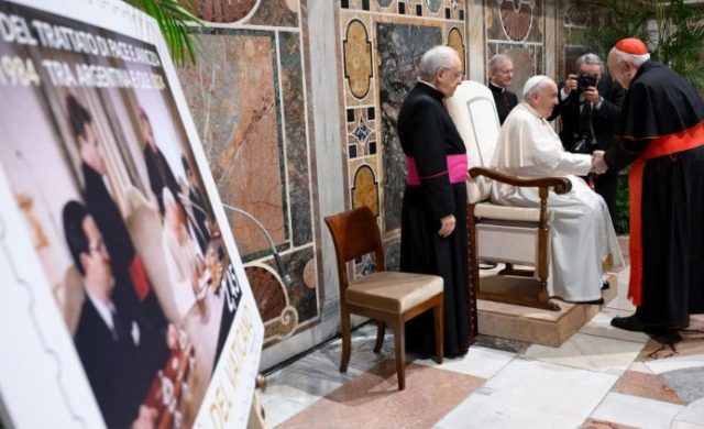 26/11/2024 – (Fuente: Vatican News) El Santo Padre participa en un acto conmemorativo del 40º aniversario del tratado de paz y amistad entre Argentina y Chile en 1984, que determina la solución…