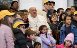 20/11/2024 – (Fuente: Vatican News) Al final de la audiencia general Francisco anunció la canonización de los dos jóvenes laicos…