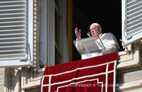 01/01/2025 – (Fuente: Vatican News) En el primer día del año, dedicado a la paz, el pensamiento del Pontífice en el Ángelus es para todas las madres y, en particular, para aquellas…