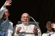 https://www.youtube.com/watch?v=PNSLVCHgL2g 25/11/2024 - En el Ángelus, el Papa Francisco reflexionó sobre dos palabras: rey y mundo. Subrayó, además, que el reino de Jesús…