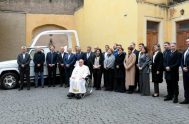 03/12/2024 – (Fuente: Vatican News) La Mercedes ha obsequiado al Pontífice con nuevo coche descapotable equipado con moderna tecnología. Ayer por la tarde,…