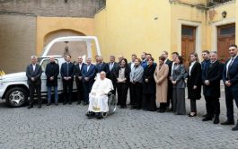 03/12/2024 – (Fuente: Vatican News) La Mercedes ha obsequiado al Pontífice con nuevo coche descapotable equipado con moderna tecnología. Ayer…