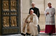 24/12/2025 – (Fuente: Vatican News) Con el rito de la apertura de la Puerta Santa de la Basílica de San Pedro en el…