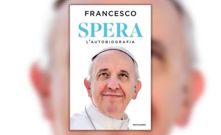 14/01/2025 – Esperanza , la autobiografía del Papa Francisco escrita junto al periodista Carlo Musso, fue publicada este martes en Italia y. más adelante, será editada en otros 80 países. Los periódicos…